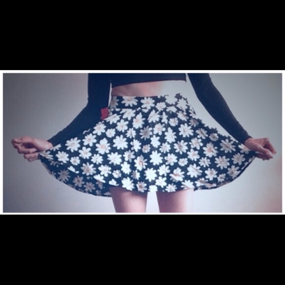 XS Daisy Print Skirt / Skort with Pockets